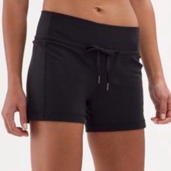 Lululemon Luon drawstring shorts